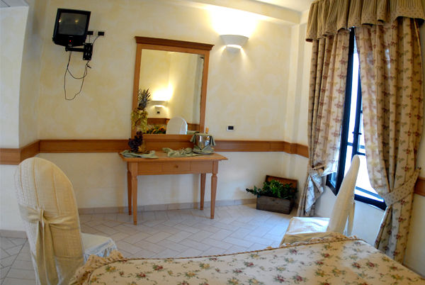 Hotel Pace Σαν Τζιοβάνι Ροτόντο Δωμάτιο φωτογραφία